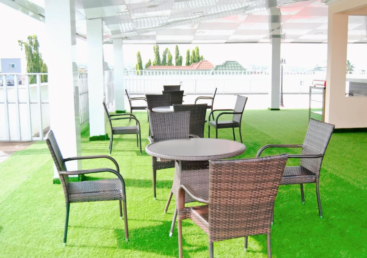 High Level Apartment Haatso ภายนอก รูปภาพ