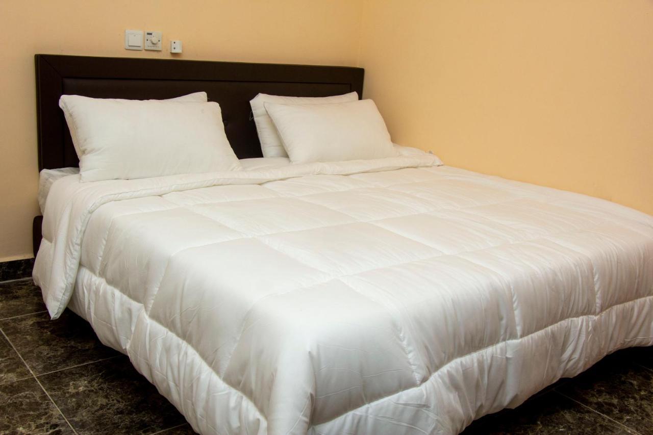 High Level Apartment Haatso ภายนอก รูปภาพ