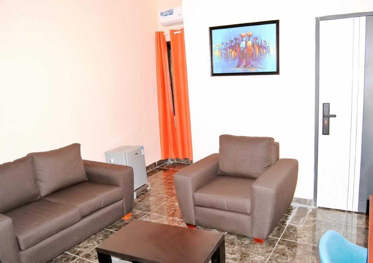 High Level Apartment Haatso ภายนอก รูปภาพ