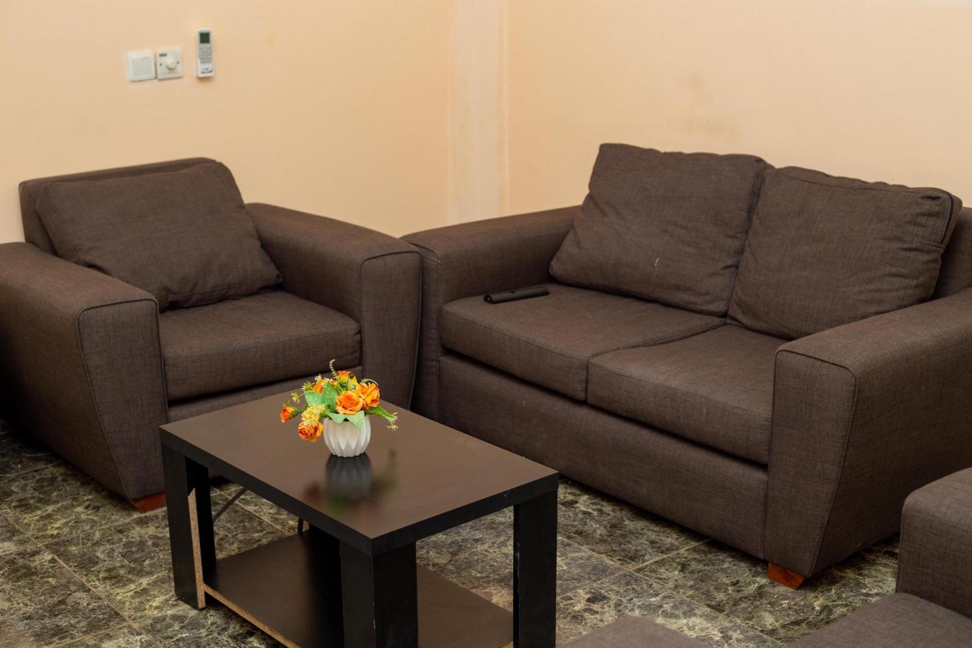 High Level Apartment Haatso ภายนอก รูปภาพ