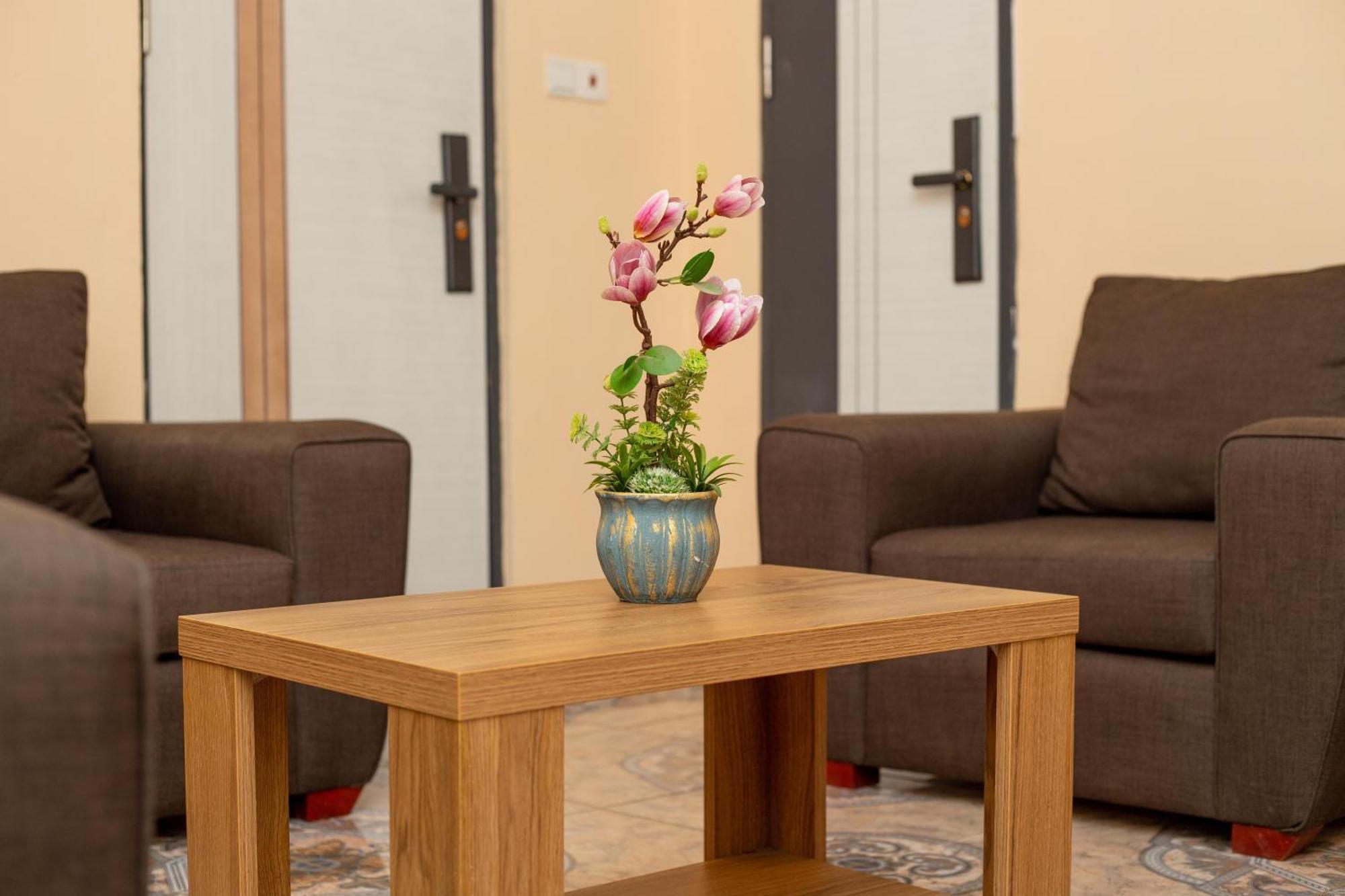 High Level Apartment Haatso ภายนอก รูปภาพ