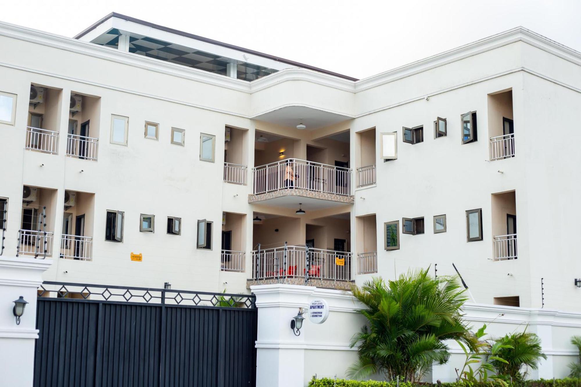 High Level Apartment Haatso ภายนอก รูปภาพ